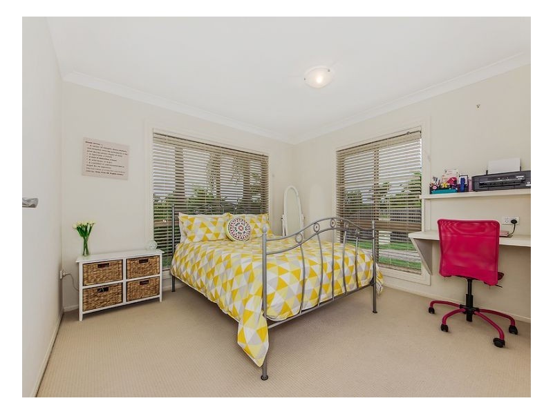 78 Oldfield Rd, Sinnamon Park QLD 4073