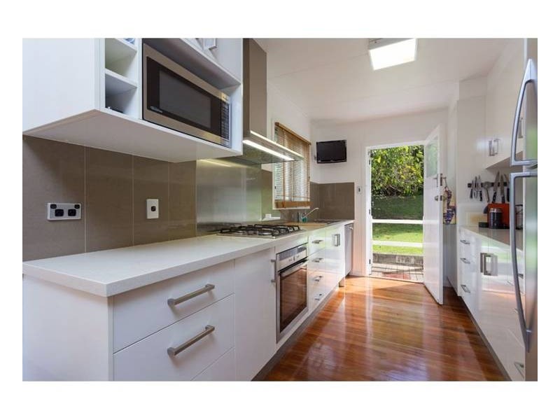 21 FALLBROOK STREET., Kenmore QLD 4069