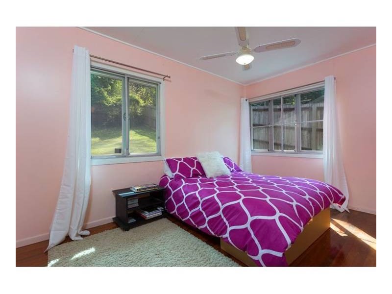 21 FALLBROOK STREET., Kenmore QLD 4069