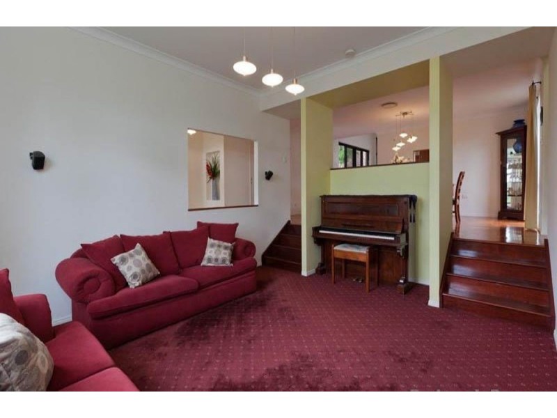 Seventeen Mile Rocks QLD 4073