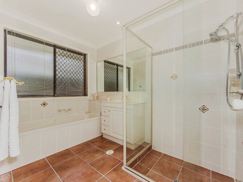 1 Bonney Place, Westlake QLD 4074