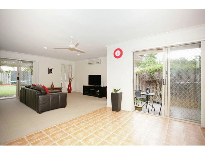 Seventeen Mile Rocks QLD 4073