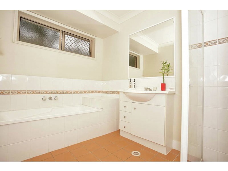 Seventeen Mile Rocks QLD 4073