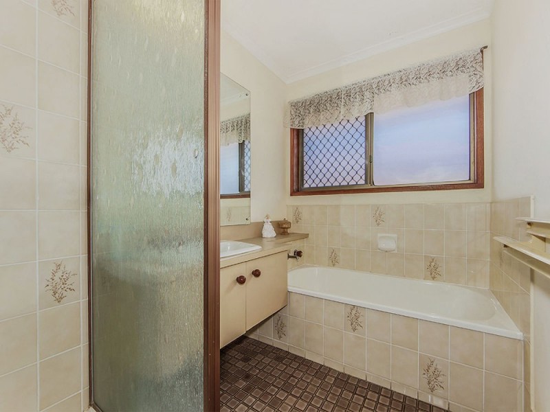 Sinnamon Park QLD 4073