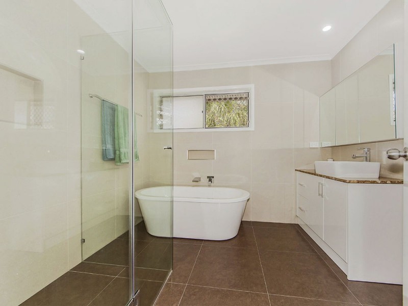Jindalee QLD 4074