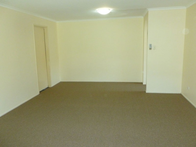32 PALLERT STREET, Middle Park QLD 4074