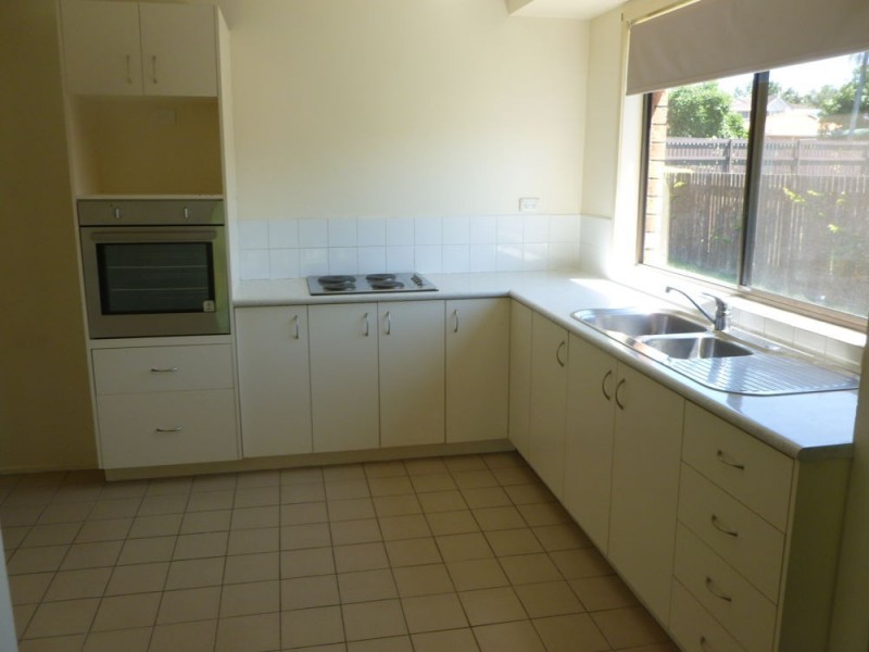 32 PALLERT STREET, Middle Park QLD 4074