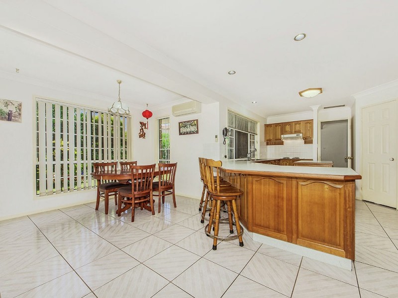 Mount Ommaney QLD 4074