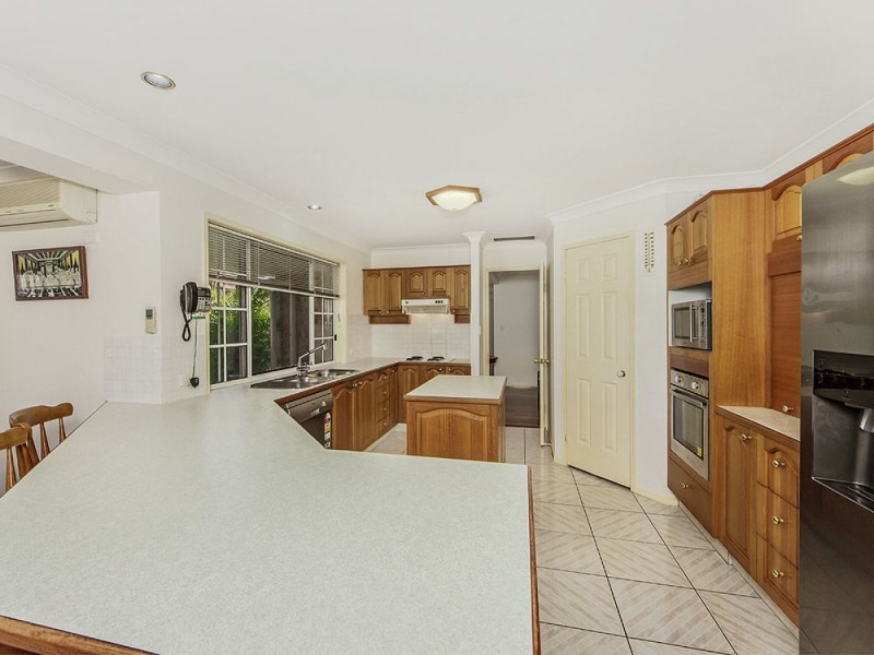 Mount Ommaney QLD 4074