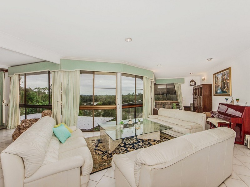 155 Mt Ommaney Drive, Jindalee QLD 4074