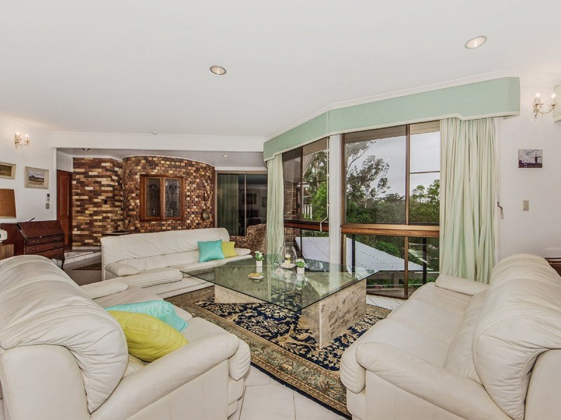 155 Mt Ommaney Drive, Jindalee QLD 4074