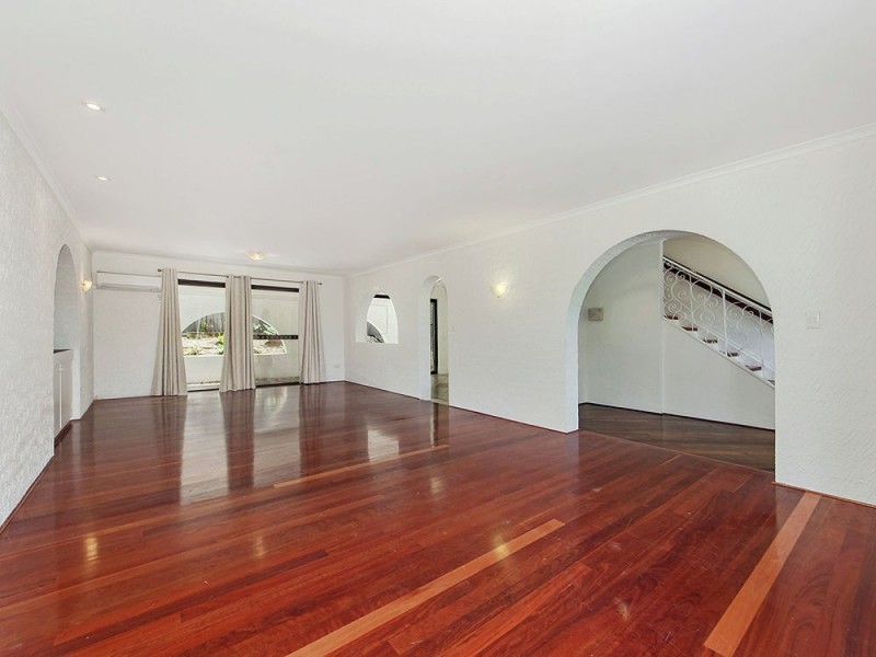 Mount Ommaney QLD 4074