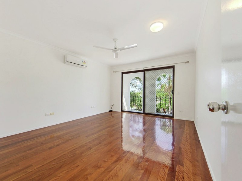 Mount Ommaney QLD 4074