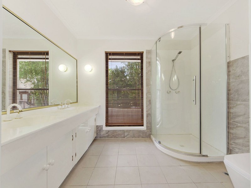 Mount Ommaney QLD 4074