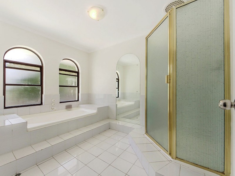 Mount Ommaney QLD 4074