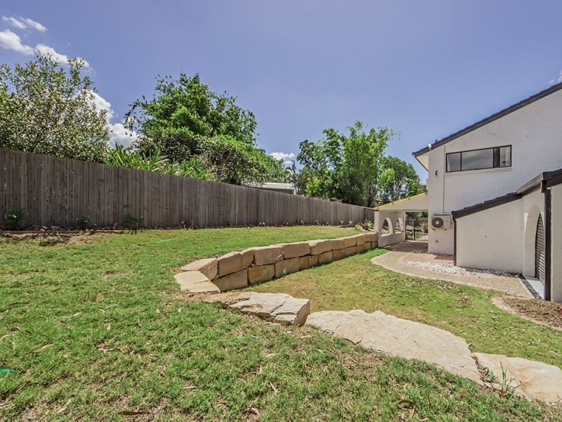 Mount Ommaney QLD 4074