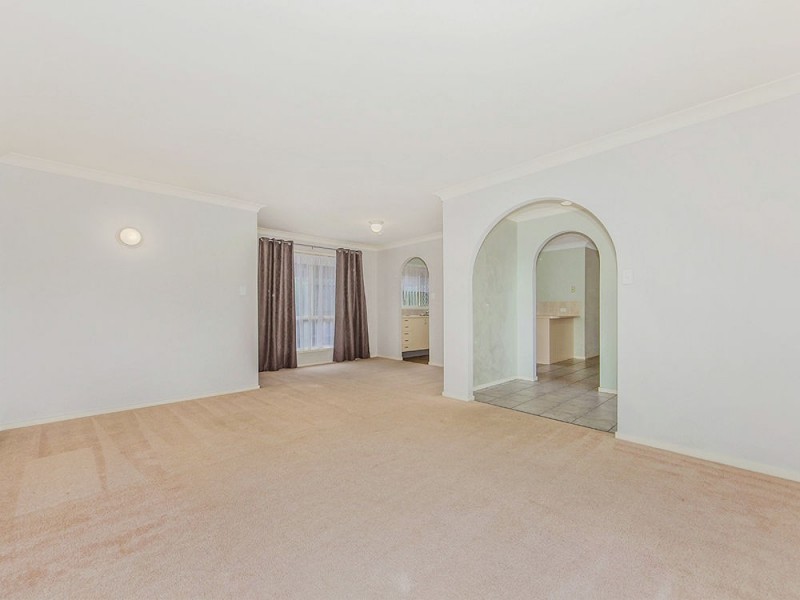 64 Glen Ross Rd, Sinnamon Park QLD 4073