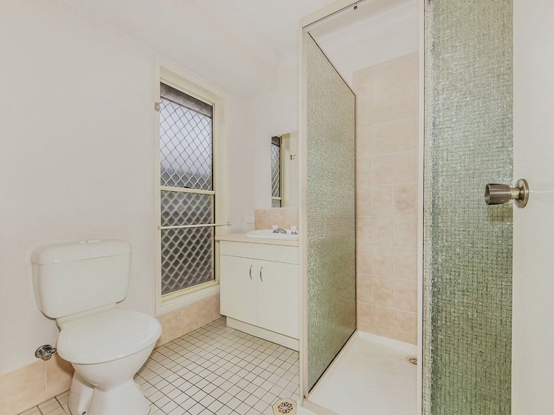 64 Glen Ross Rd, Sinnamon Park QLD 4073