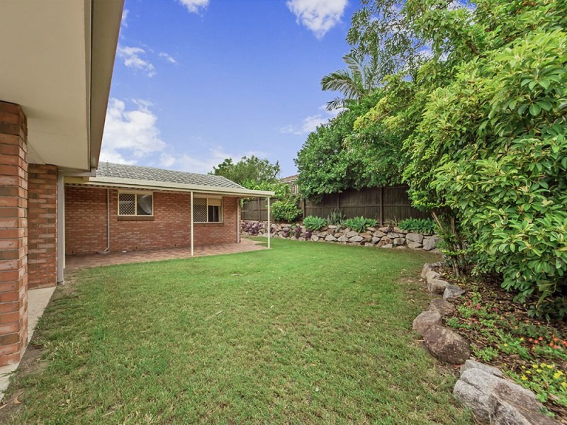 64 Glen Ross Rd, Sinnamon Park QLD 4073
