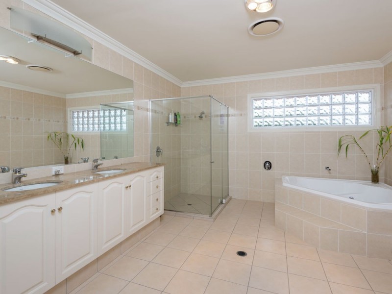 Sinnamon Park QLD 4073