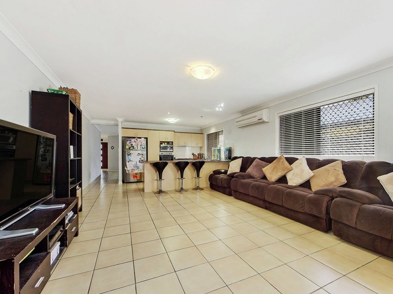 18 Rachele Close, Forest Lake QLD 4078