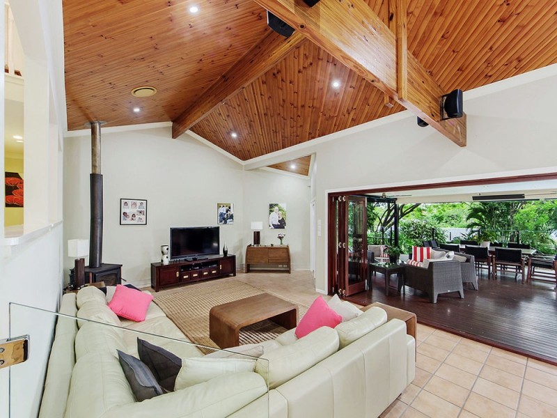 Mount Ommaney QLD 4074