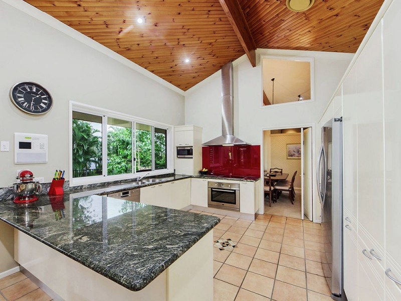 Mount Ommaney QLD 4074