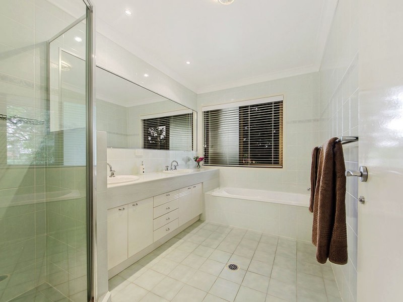 Mount Ommaney QLD 4074