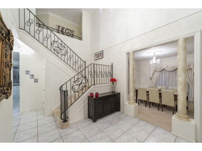 7 Wendouree Crescent, Westlake QLD 4074