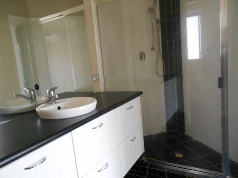 Sinnamon Park QLD 4073