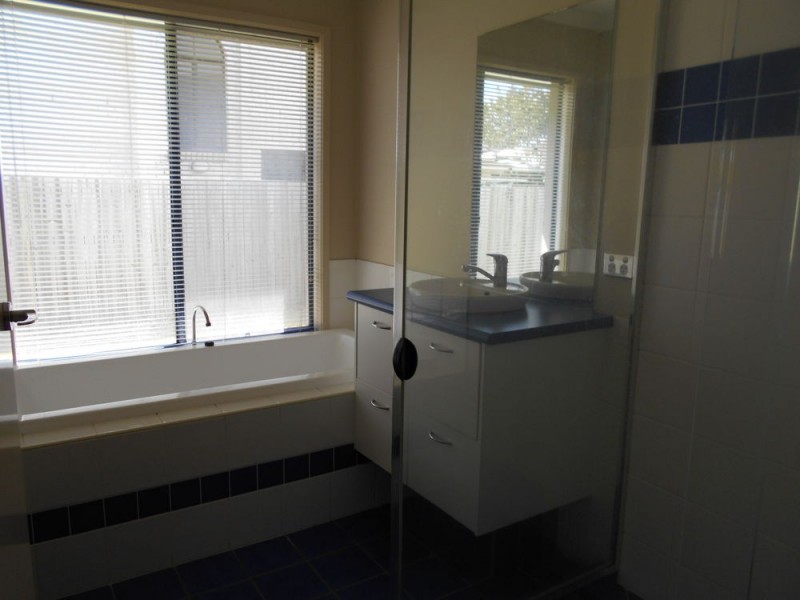 Sinnamon Park QLD 4073