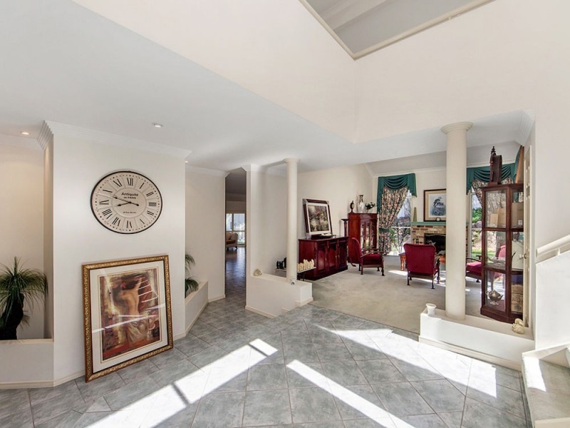 Mount Ommaney QLD 4074