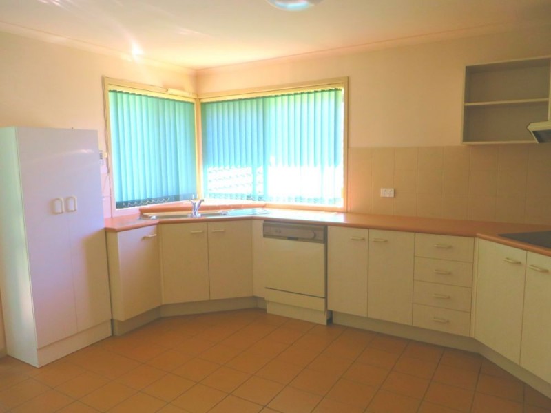 10 Avondale Road, Sinnamon Park QLD 4073