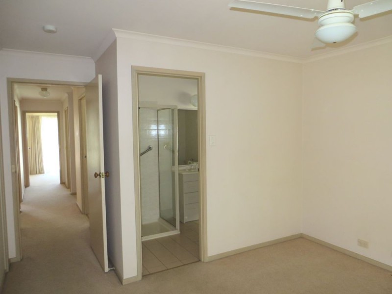 10 Avondale Road, Sinnamon Park QLD 4073