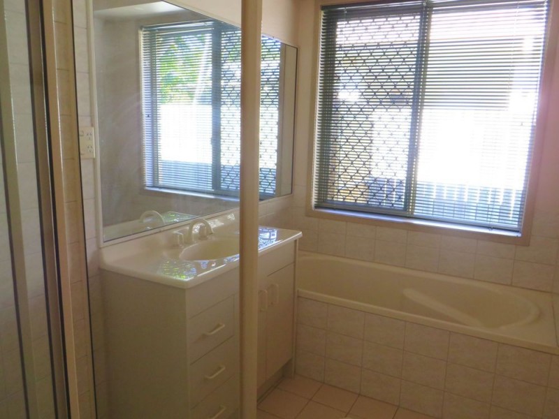 10 Avondale Road, Sinnamon Park QLD 4073