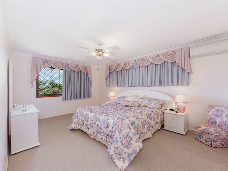 Mount Ommaney QLD 4074