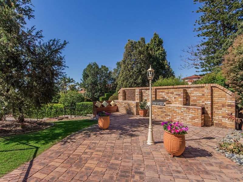 Mount Ommaney QLD 4074