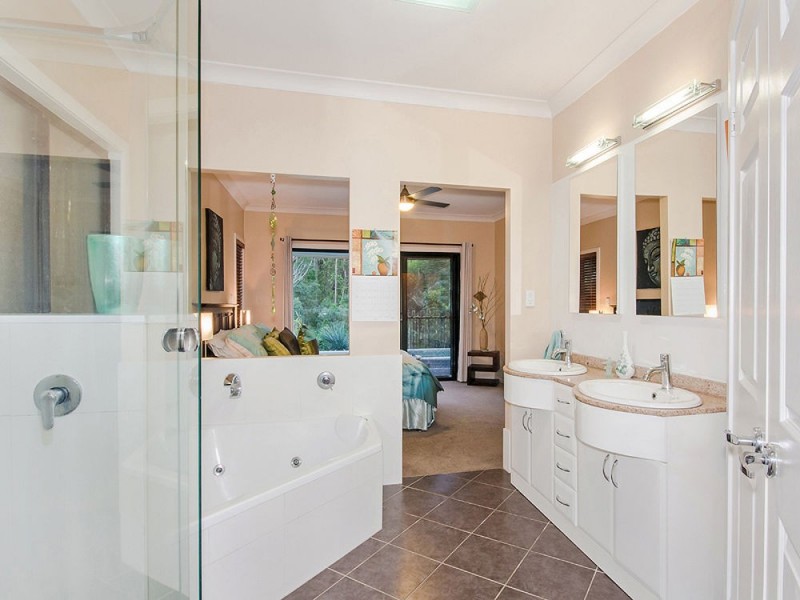 Chapel Hill QLD 4069