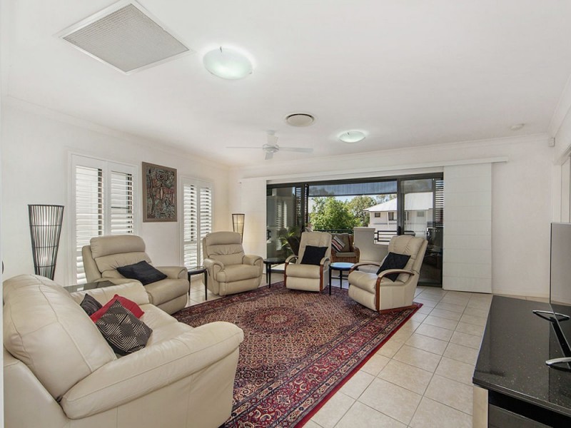 51 Greenway Circuit, Mount Ommaney QLD 4074
