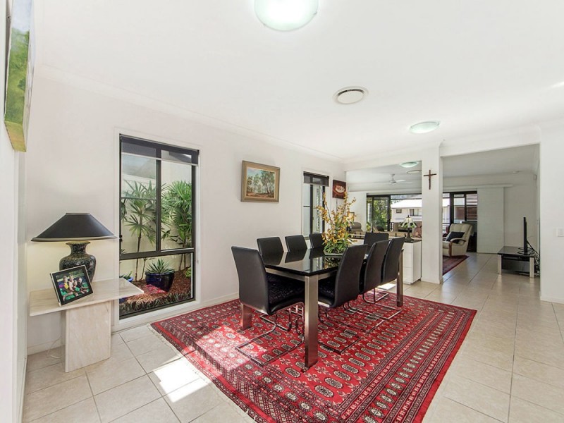 51 Greenway Circuit, Mount Ommaney QLD 4074