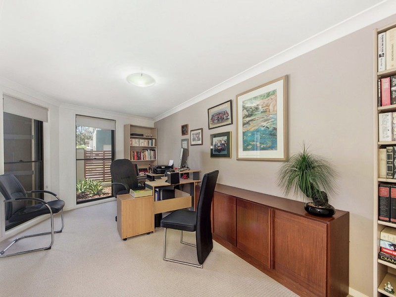 51 Greenway Circuit, Mount Ommaney QLD 4074