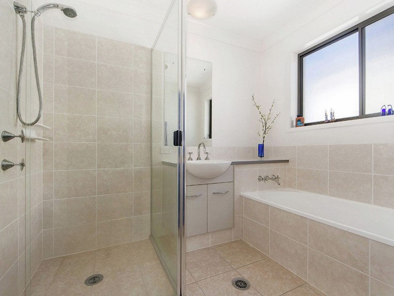 51 Greenway Circuit, Mount Ommaney QLD 4074