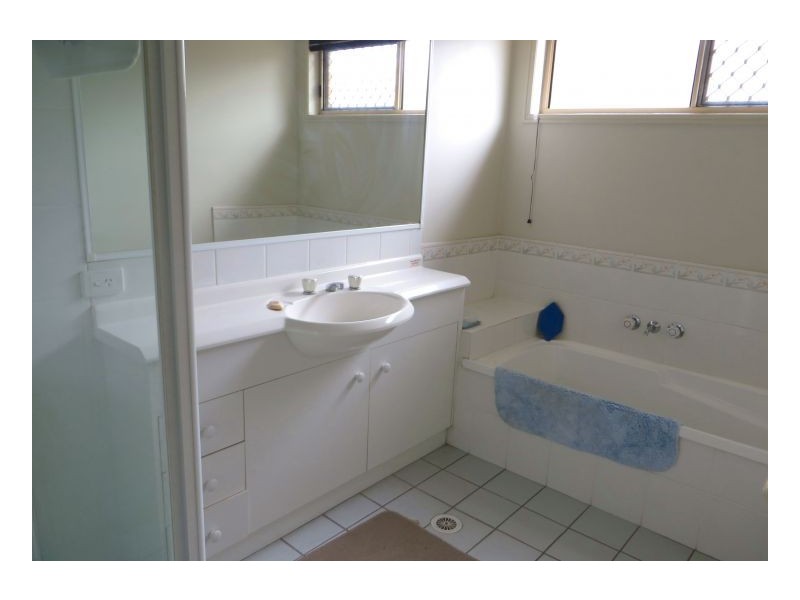 Seventeen Mile Rocks QLD 4073