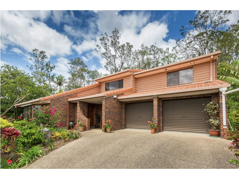 241 Mt Ommaney Drive, Mount Ommaney QLD 4074