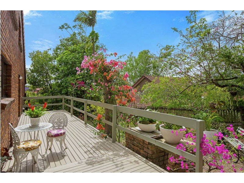 241 Mt Ommaney Drive, Mount Ommaney QLD 4074