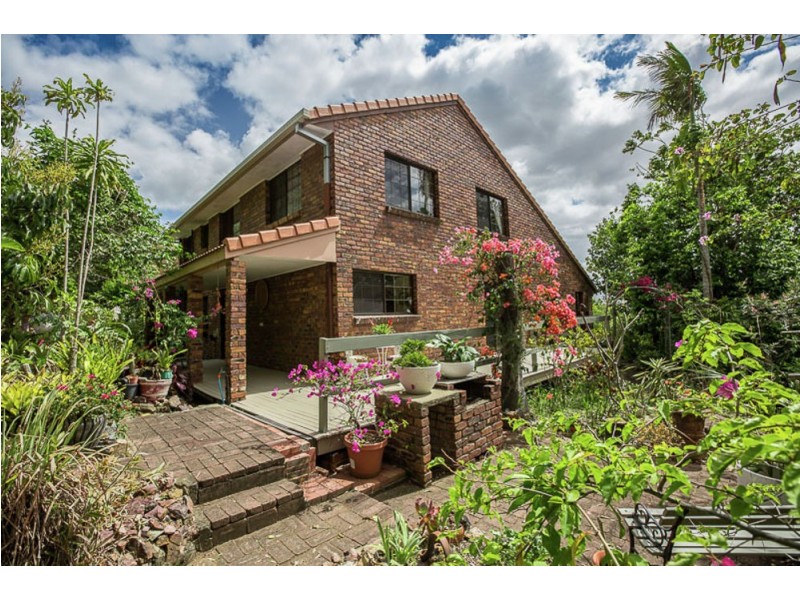 241 Mt Ommaney Drive, Mount Ommaney QLD 4074