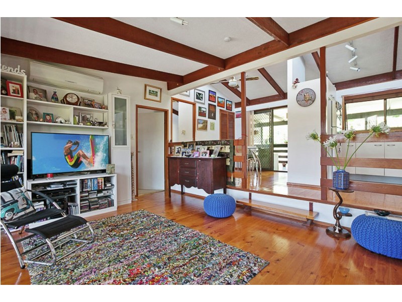 8 Ebrill St, Jamboree Heights QLD 4074