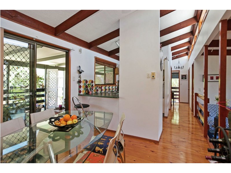 8 Ebrill St, Jamboree Heights QLD 4074