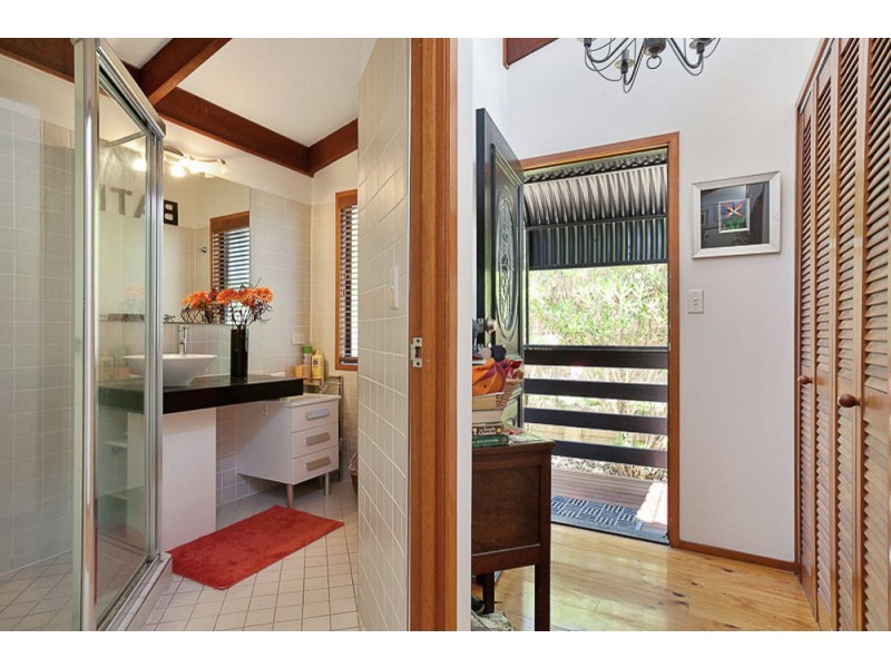 8 Ebrill St, Jamboree Heights QLD 4074