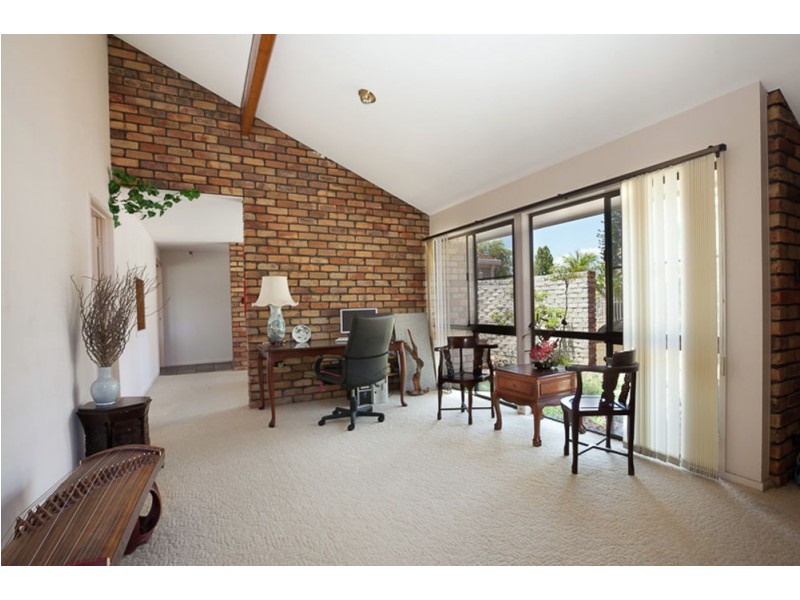 Mount Ommaney QLD 4074